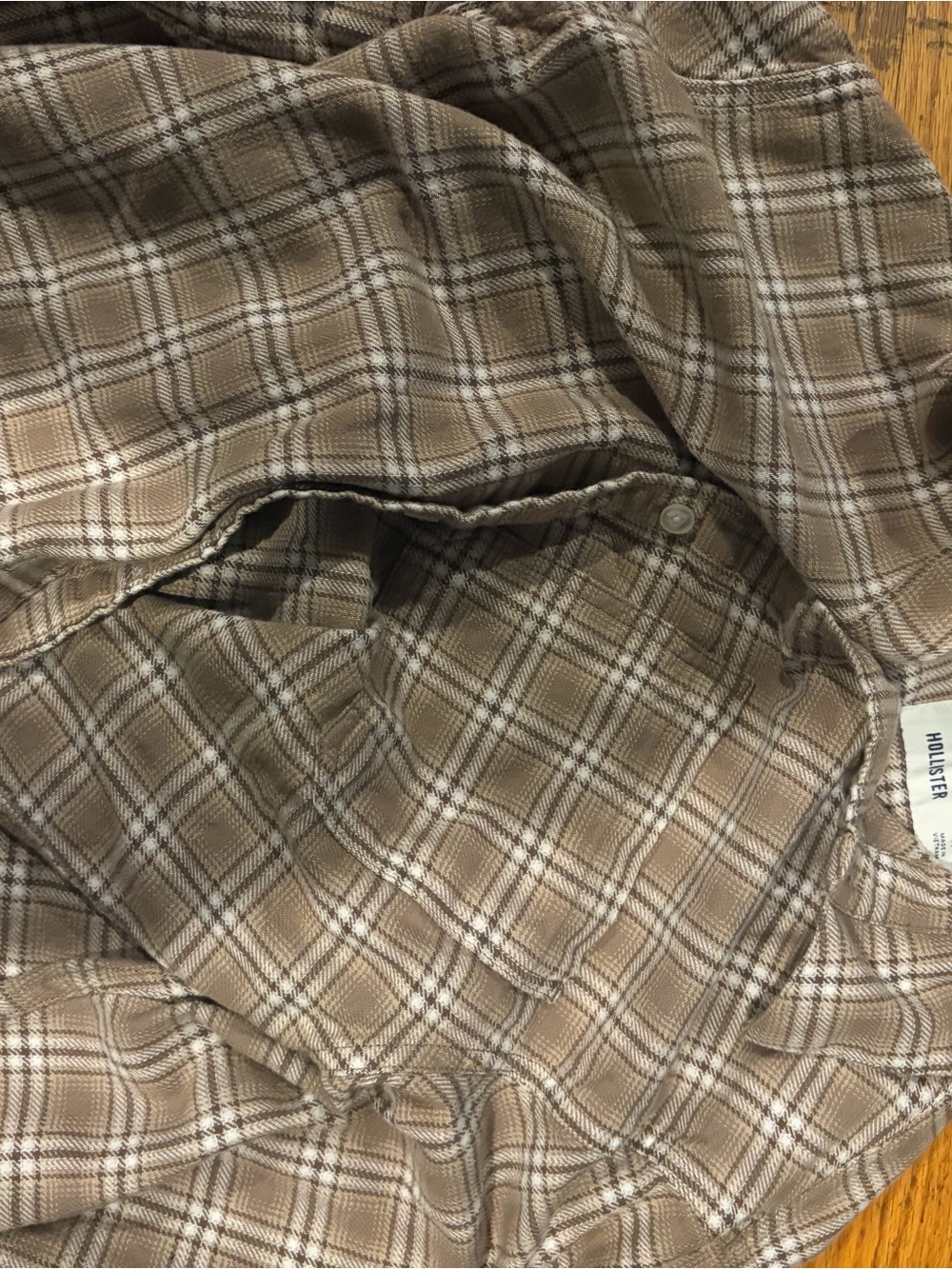 Hollister Men's Tan and White Plaid Button-Down Shirt